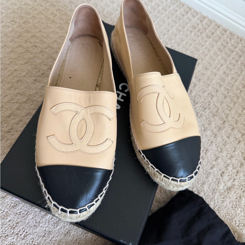 CHANEL Tan and Black Espadrilles